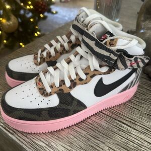 Nike Air Force 1 Mid Women’s Size 8 US